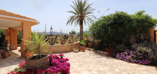 5 bedroom Finca/Country House for sale in La Canalosa, Hondón de las Nieves with pool - € 399,500 (Ref: 9801442)
