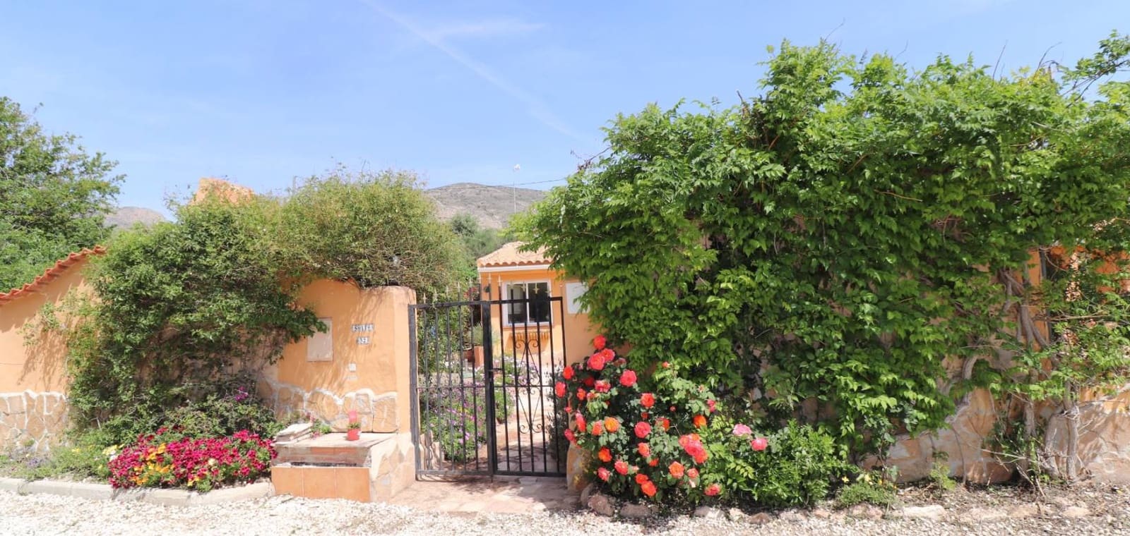 5 bedroom Finca/Country House for sale in La Canalosa with pool - € 399,500 (Ref: 9801442)