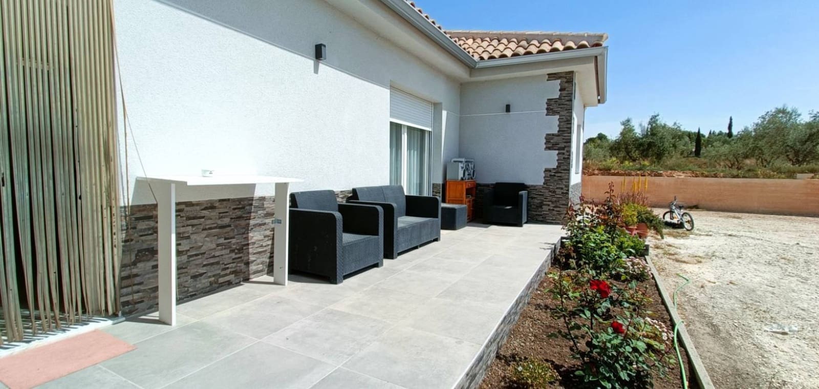 4 bedroom Villa for sale in Pinoso - € 420,000 (Ref: 9816364)