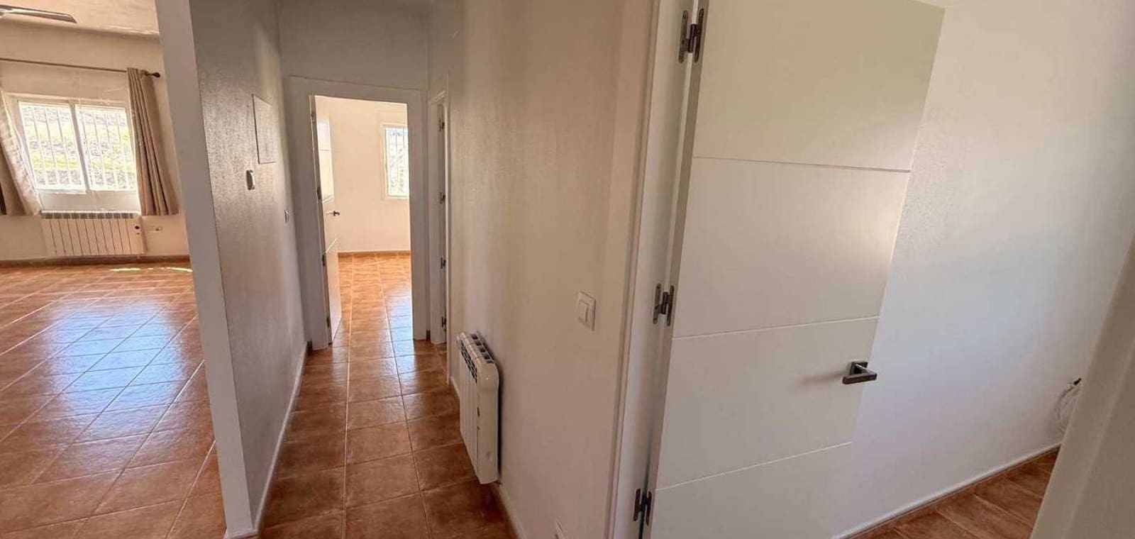 Chalet de 3 habitaciones en Pinoso en venta con piscina garaje - 250.000 € (Ref: 9823859)