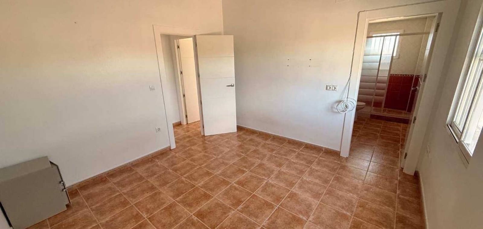 Chalet de 3 habitaciones en Pinoso en venta con piscina garaje - 250.000 € (Ref: 9823859)