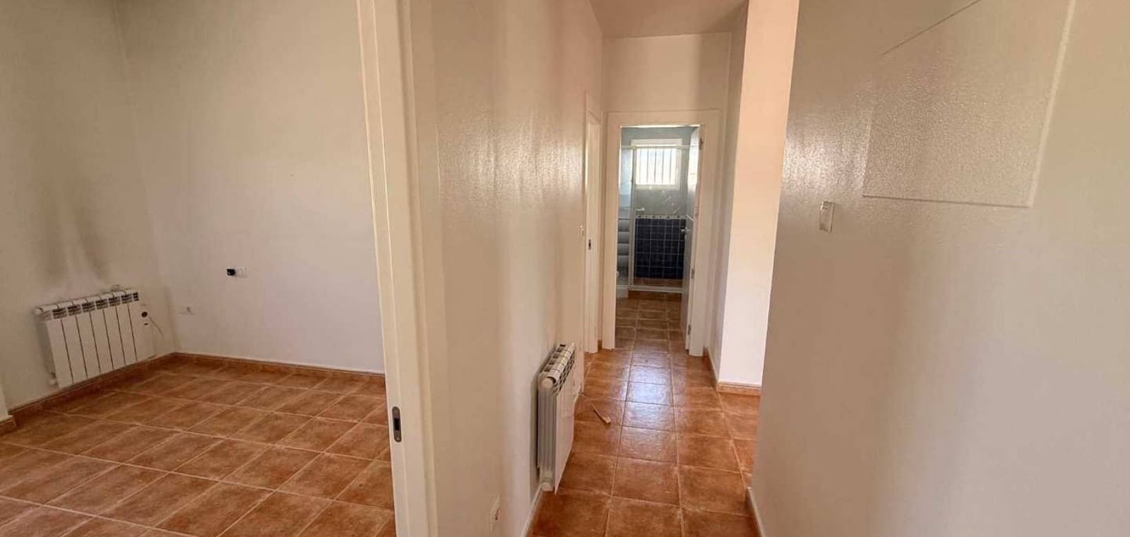 Chalet de 3 habitaciones en Pinoso en venta con piscina garaje - 250.000 € (Ref: 9823859)