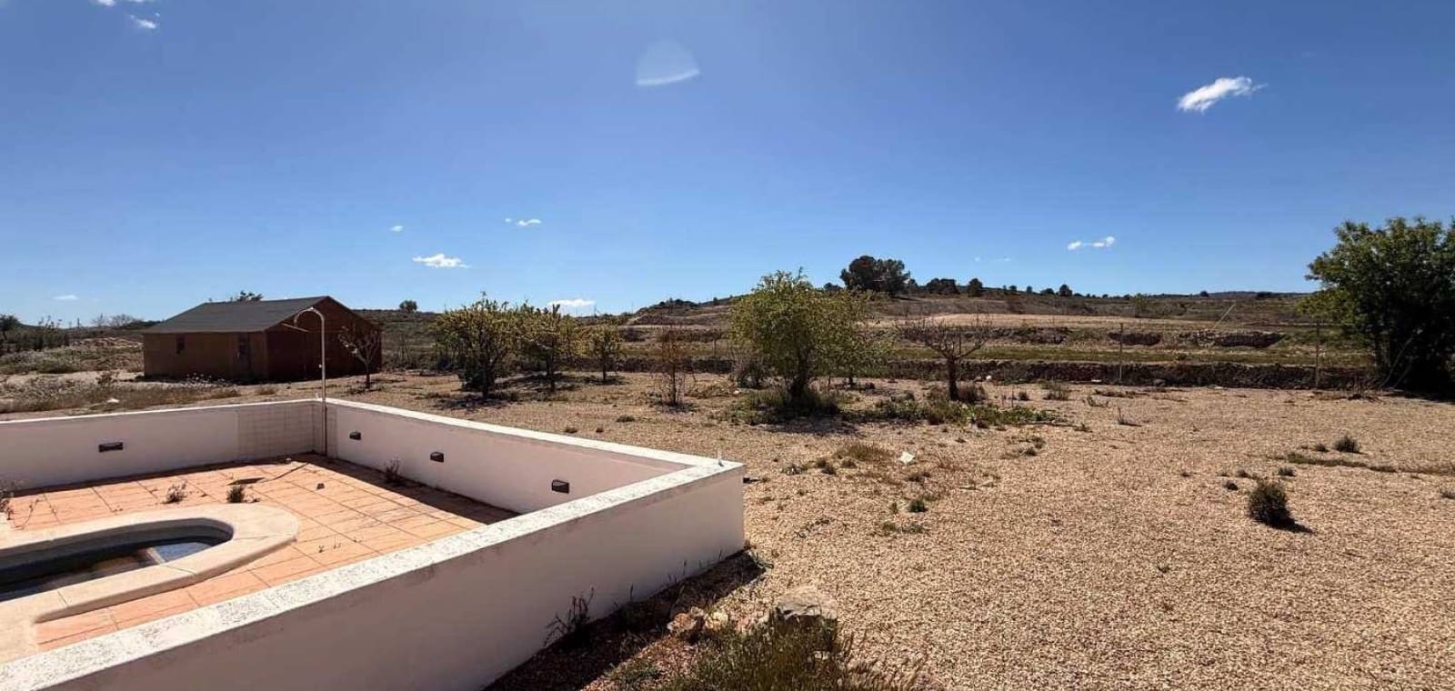 Chalet de 3 habitaciones en Pinoso en venta con piscina garaje - 250.000 € (Ref: 9823859)