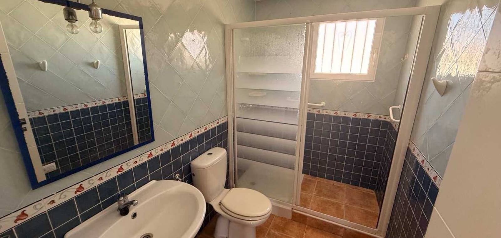 Chalet de 3 habitaciones en Pinoso en venta con piscina garaje - 250.000 € (Ref: 9823859)