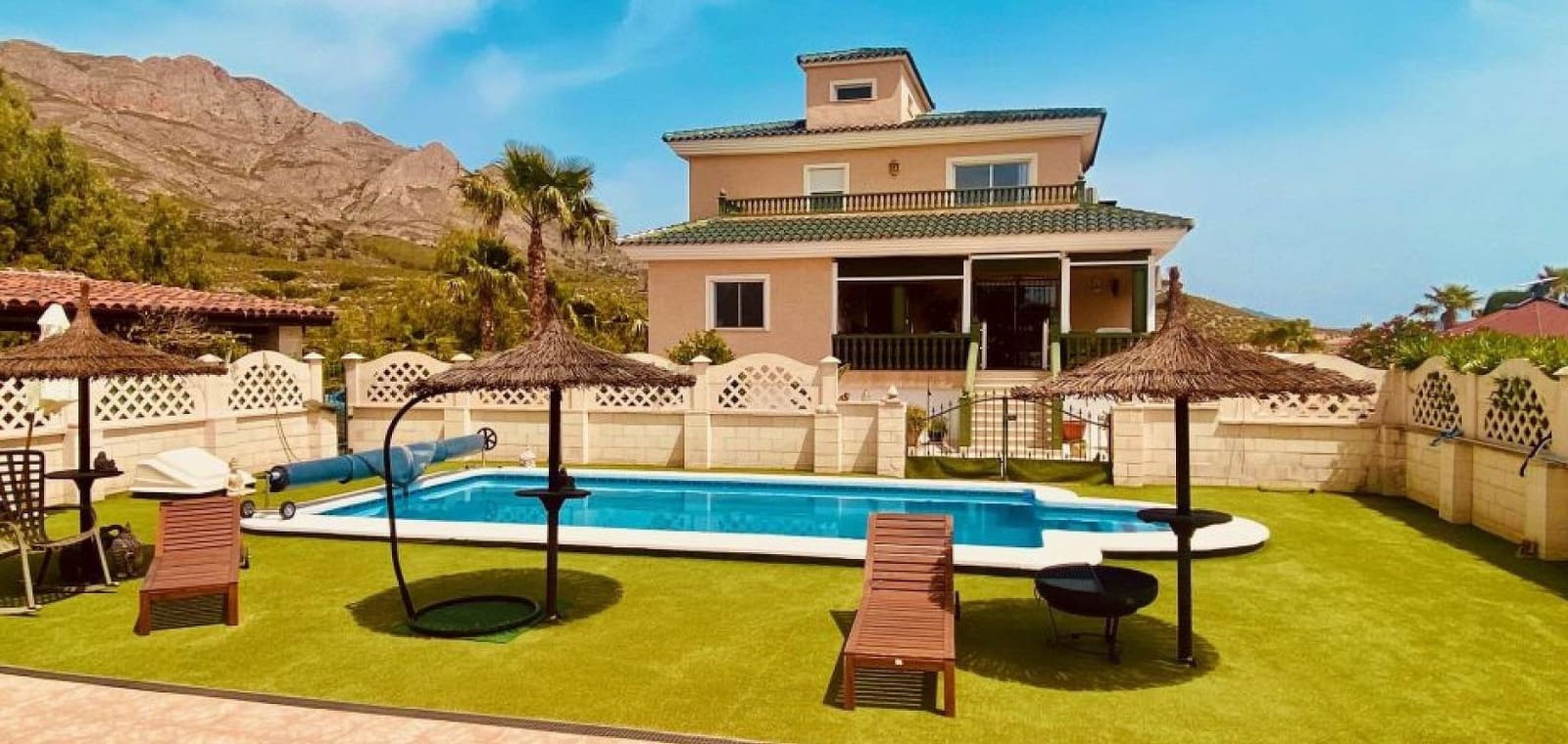 4 soveværelse Villa til salg i Macisvenda med swimmingpool - € 475.000 (Ref: 9823860)