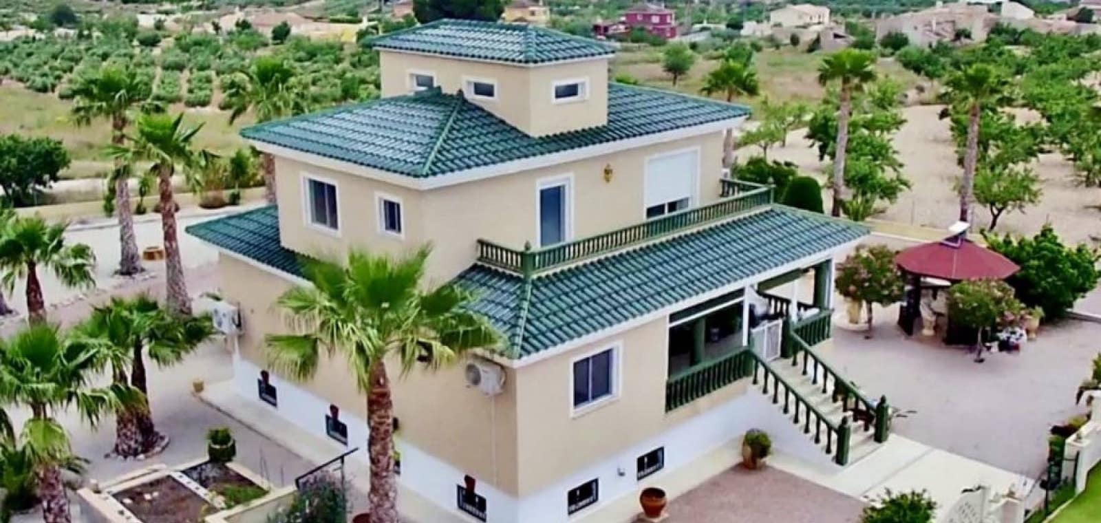 4 soveværelse Villa til salg i Macisvenda med swimmingpool - € 475.000 (Ref: 9823860)