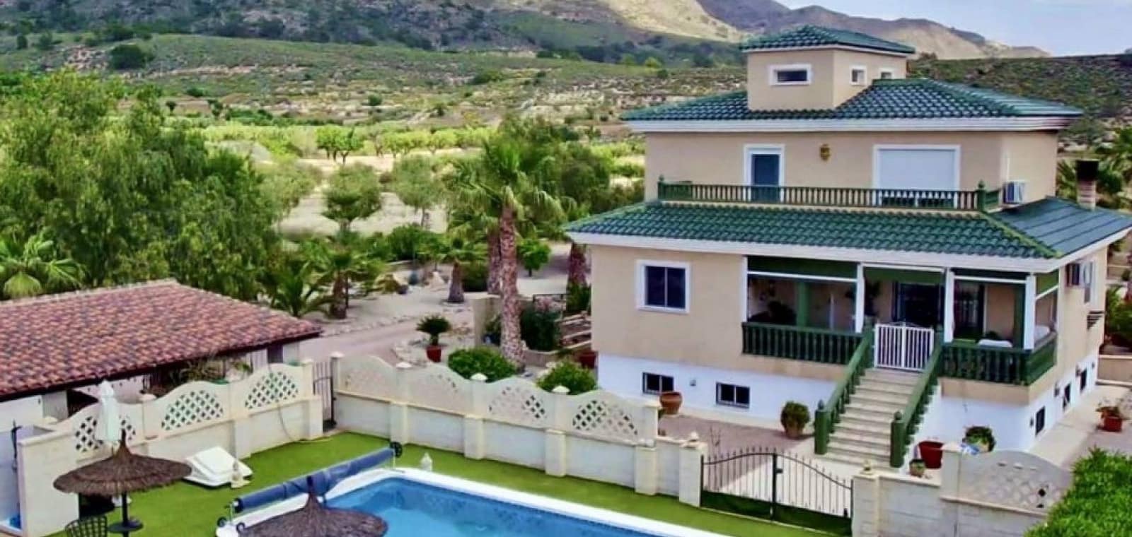 4 soveværelse Villa til salg i Macisvenda med swimmingpool - € 475.000 (Ref: 9823860)