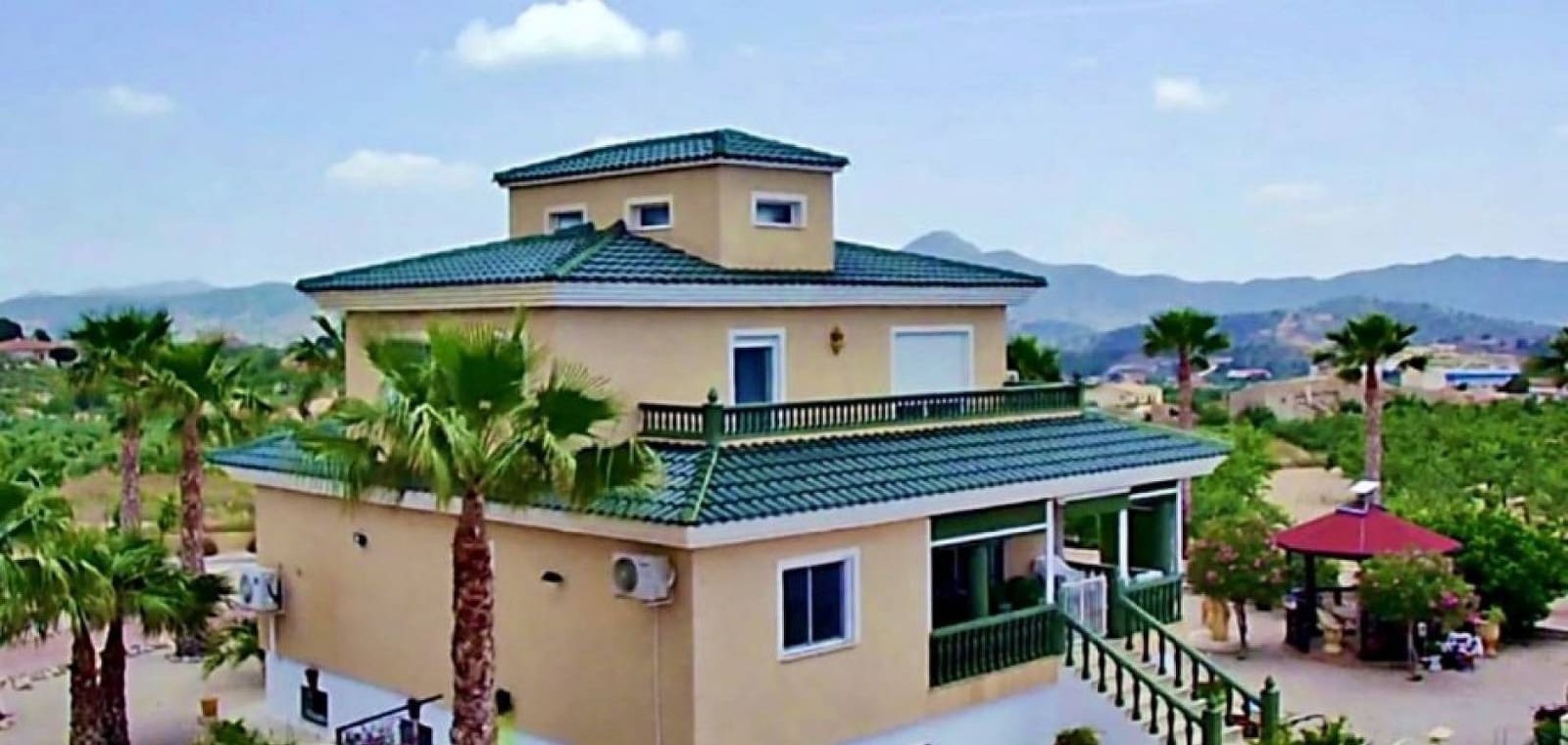 4 soveværelse Villa til salg i Macisvenda med swimmingpool - € 475.000 (Ref: 9823860)