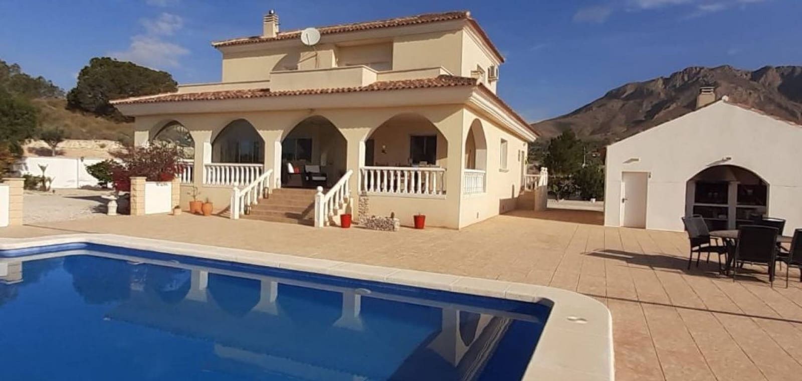 4 slaapkamer Villa te koop in Macisvenda met zwembad - € 479.000 (Ref: 9832862)