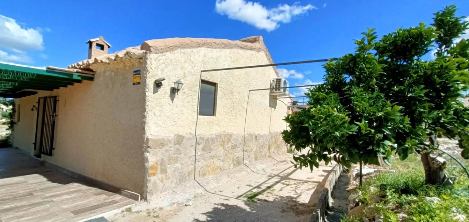 3 bedroom Villa for sale in Mahoya with garage - € 275,000 (Ref: 9834541)