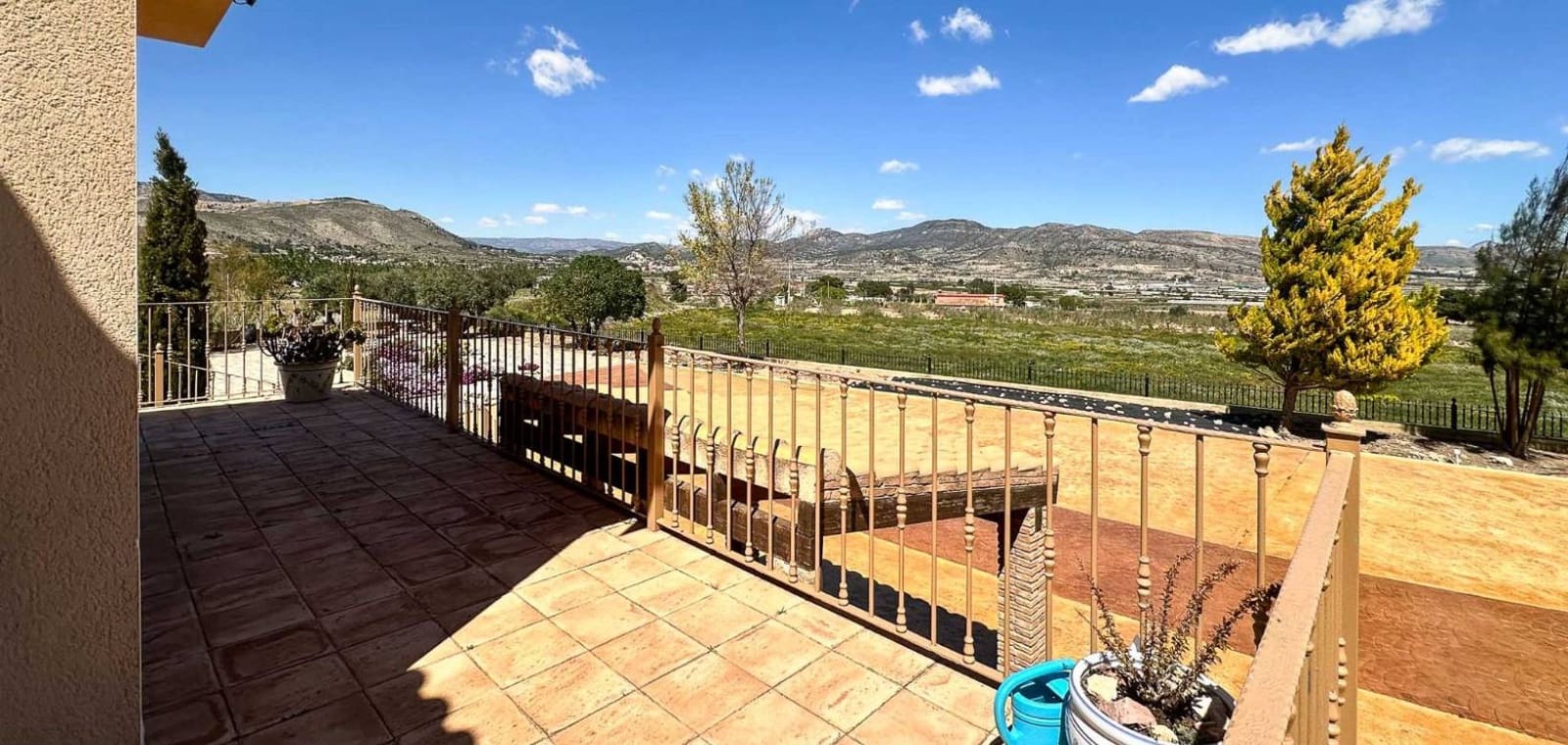 6 slaapkamer Villa te koop in La Romana met zwembad garage - € 765.000 (Ref: 9858218)