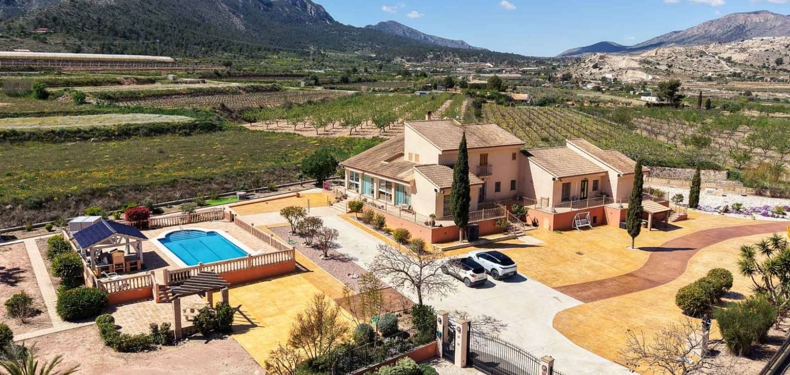 6 slaapkamer Villa te koop in La Romana met zwembad garage - € 765.000 (Ref: 9858218)