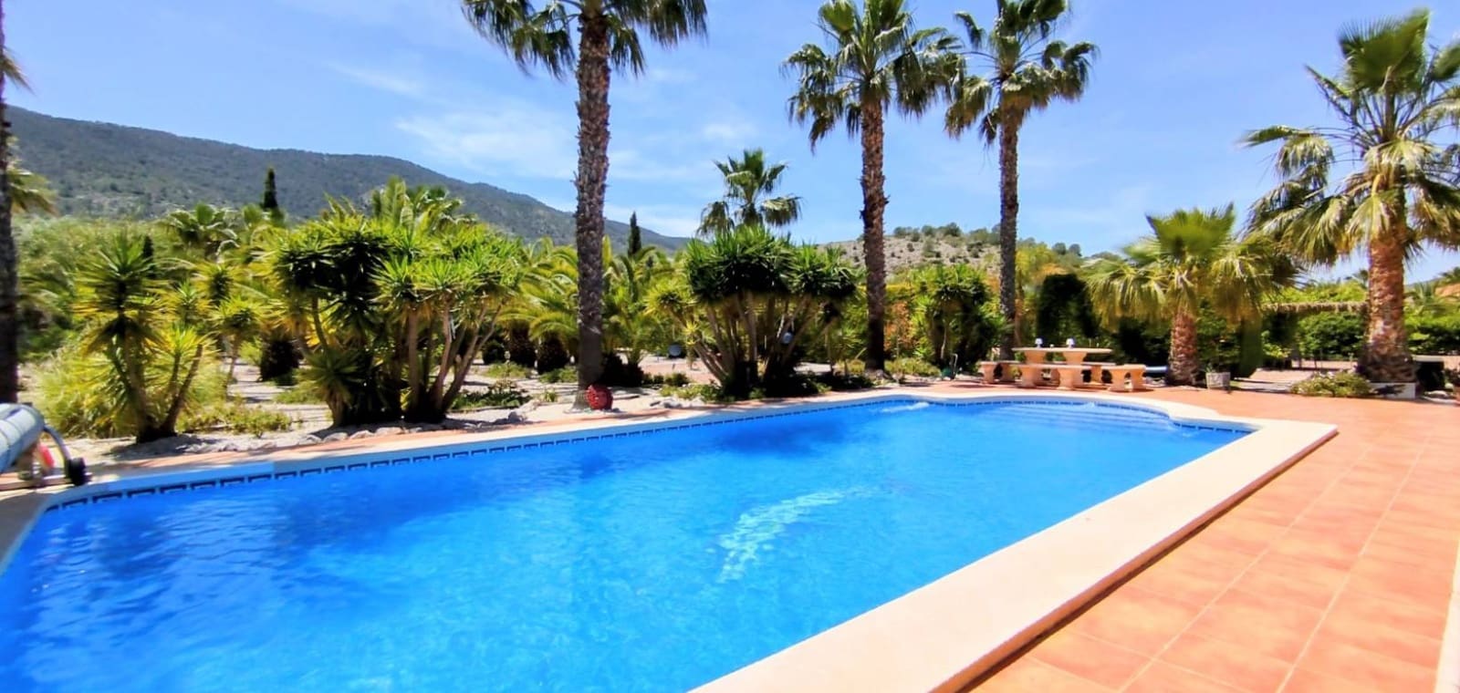 5 slaapkamer Villa te koop in Hondon de las Nieves met zwembad garage - € 475.000 (Ref: 9895426)