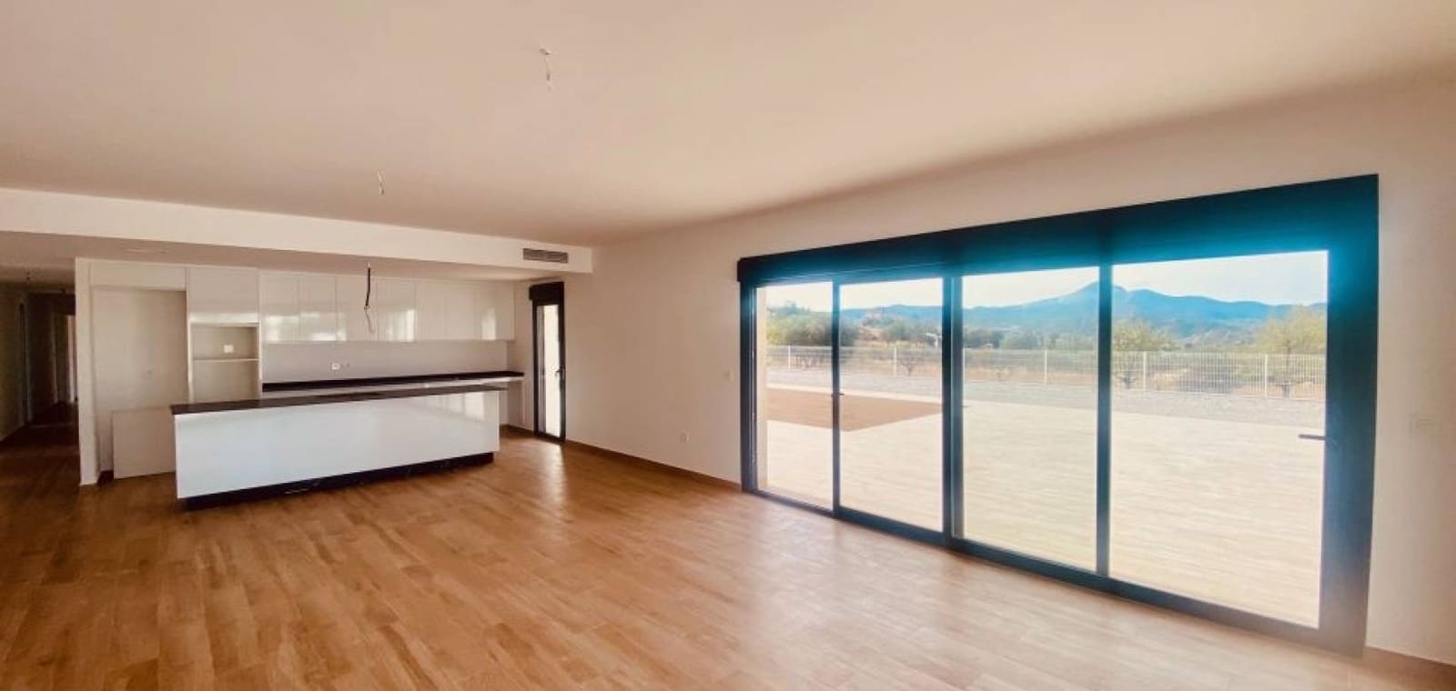 3 slaapkamer Villa te koop in Macisvenda met zwembad garage - € 384.950 (Ref: 9905250)