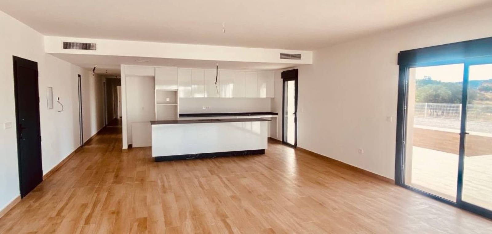 3 slaapkamer Villa te koop in Macisvenda met zwembad garage - € 384.950 (Ref: 9905250)