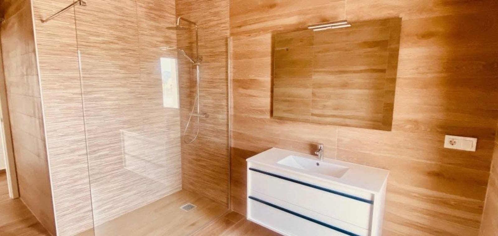 3 slaapkamer Villa te koop in Macisvenda met zwembad garage - € 384.950 (Ref: 9905250)