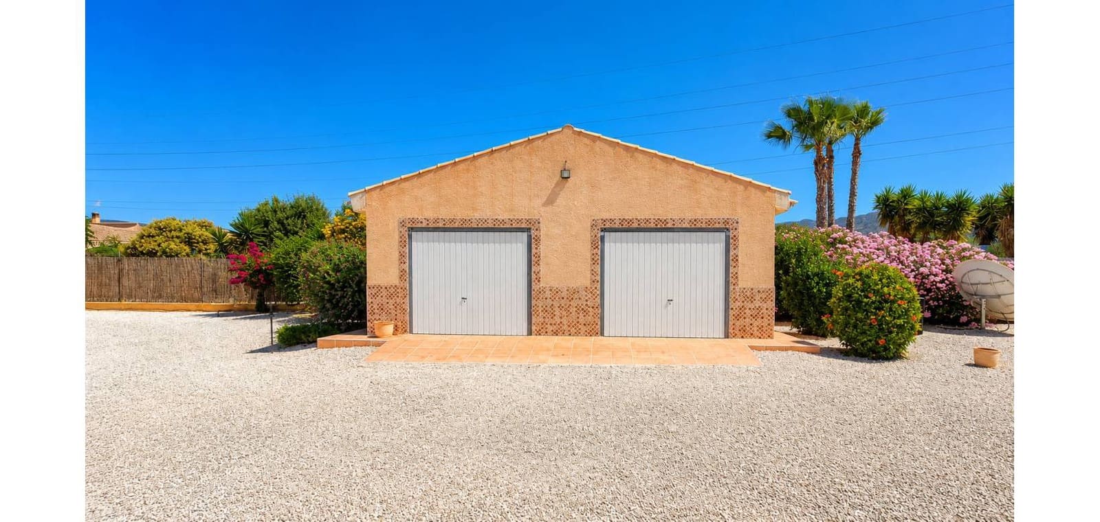 3 slaapkamer Villa te koop in Macisvenda met zwembad garage - € 265.000 (Ref: 9909038)