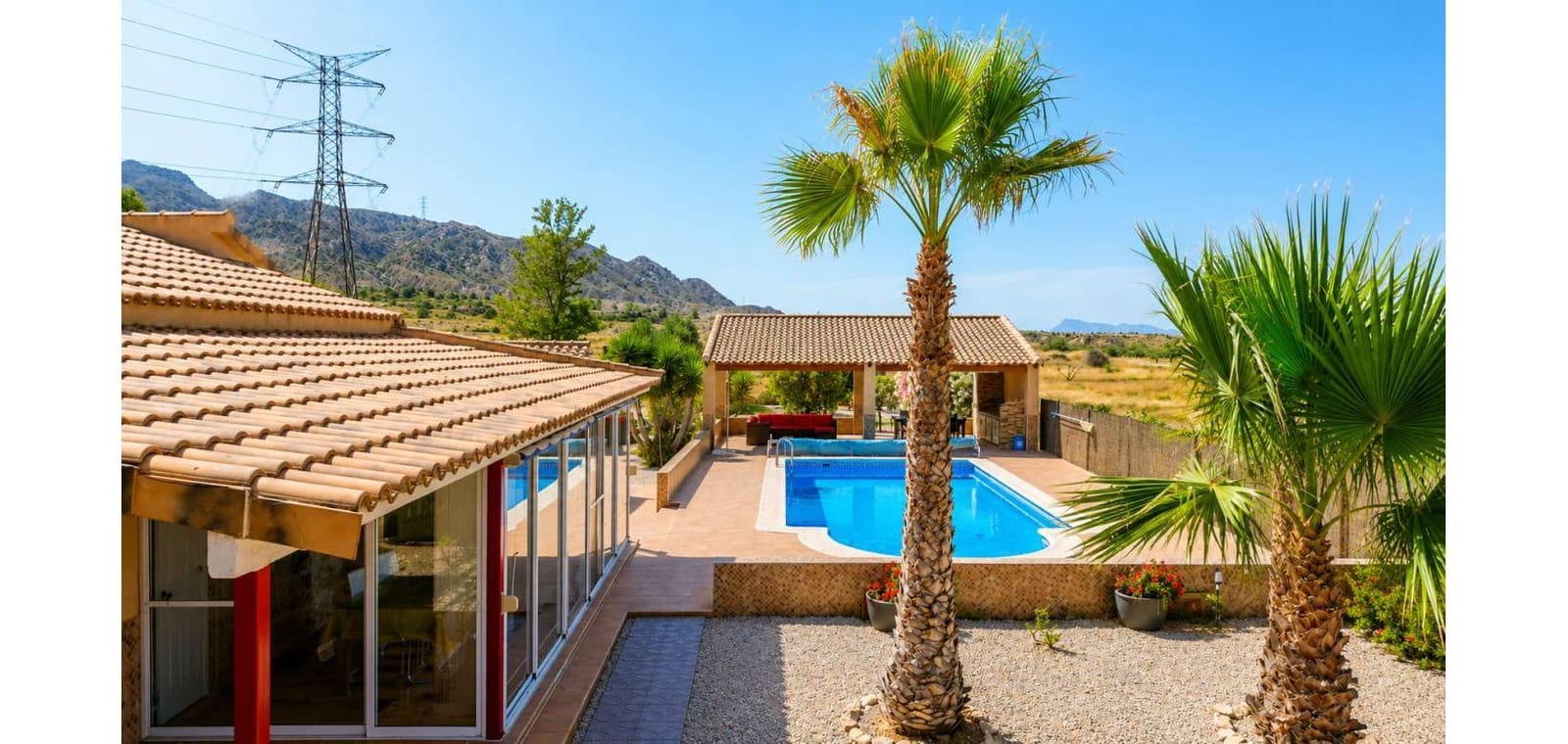 3 slaapkamer Villa te koop in Macisvenda met zwembad garage - € 265.000 (Ref: 9909038)