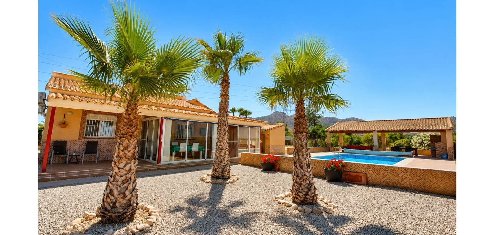 3 slaapkamer Villa te koop in Macisvenda met zwembad garage - € 265.000 (Ref: 9909038)