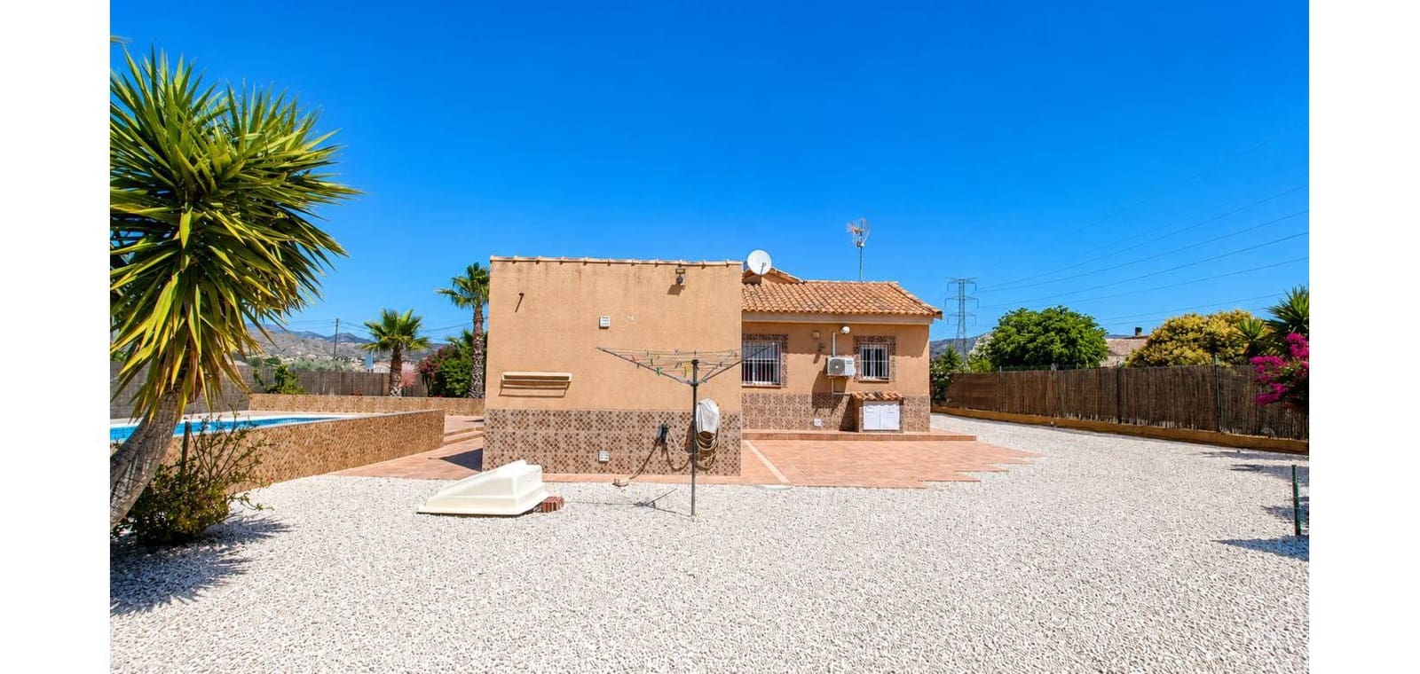 3 slaapkamer Villa te koop in Macisvenda met zwembad garage - € 265.000 (Ref: 9909038)