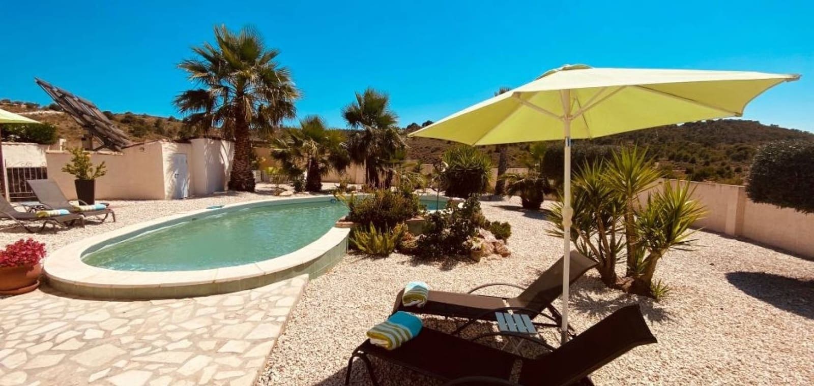 Chalet de 6 habitaciones en Barbarroja en venta con piscina - 535.000 € (Ref: 9911827)