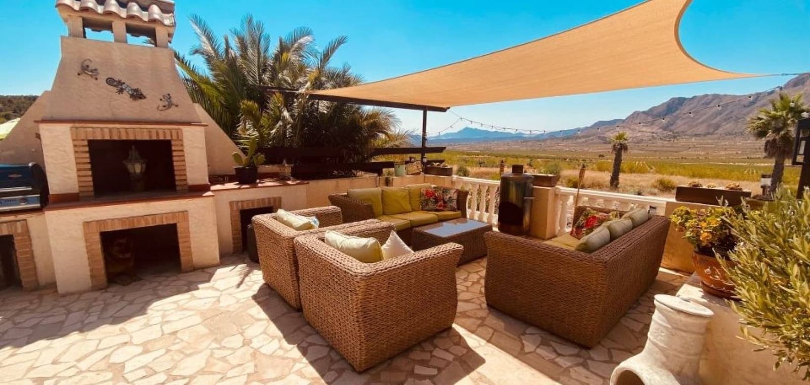 Chalet de 6 habitaciones en Barbarroja en venta con piscina - 535.000 € (Ref: 9911827)