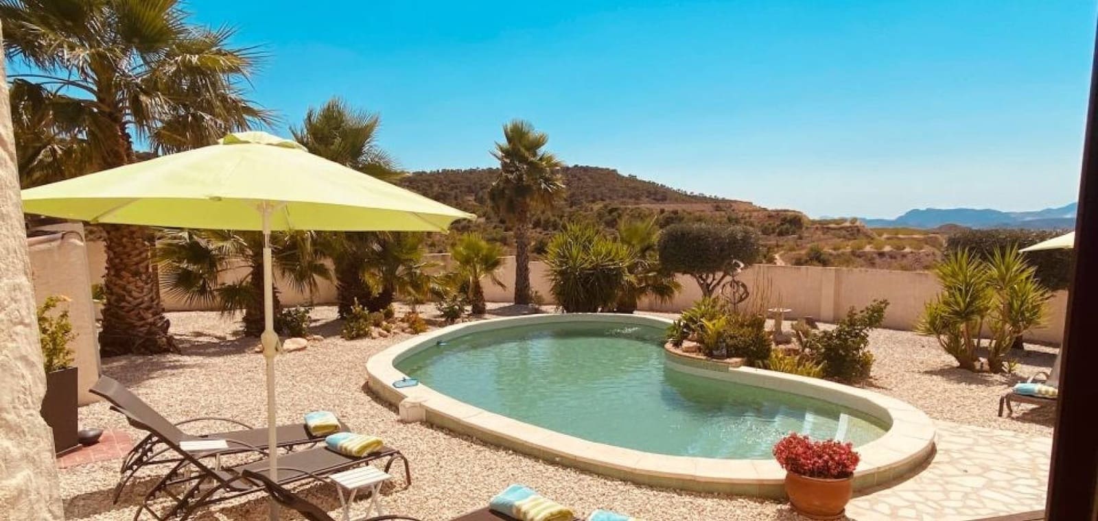 Chalet de 6 habitaciones en Barbarroja en venta con piscina - 535.000 € (Ref: 9911827)