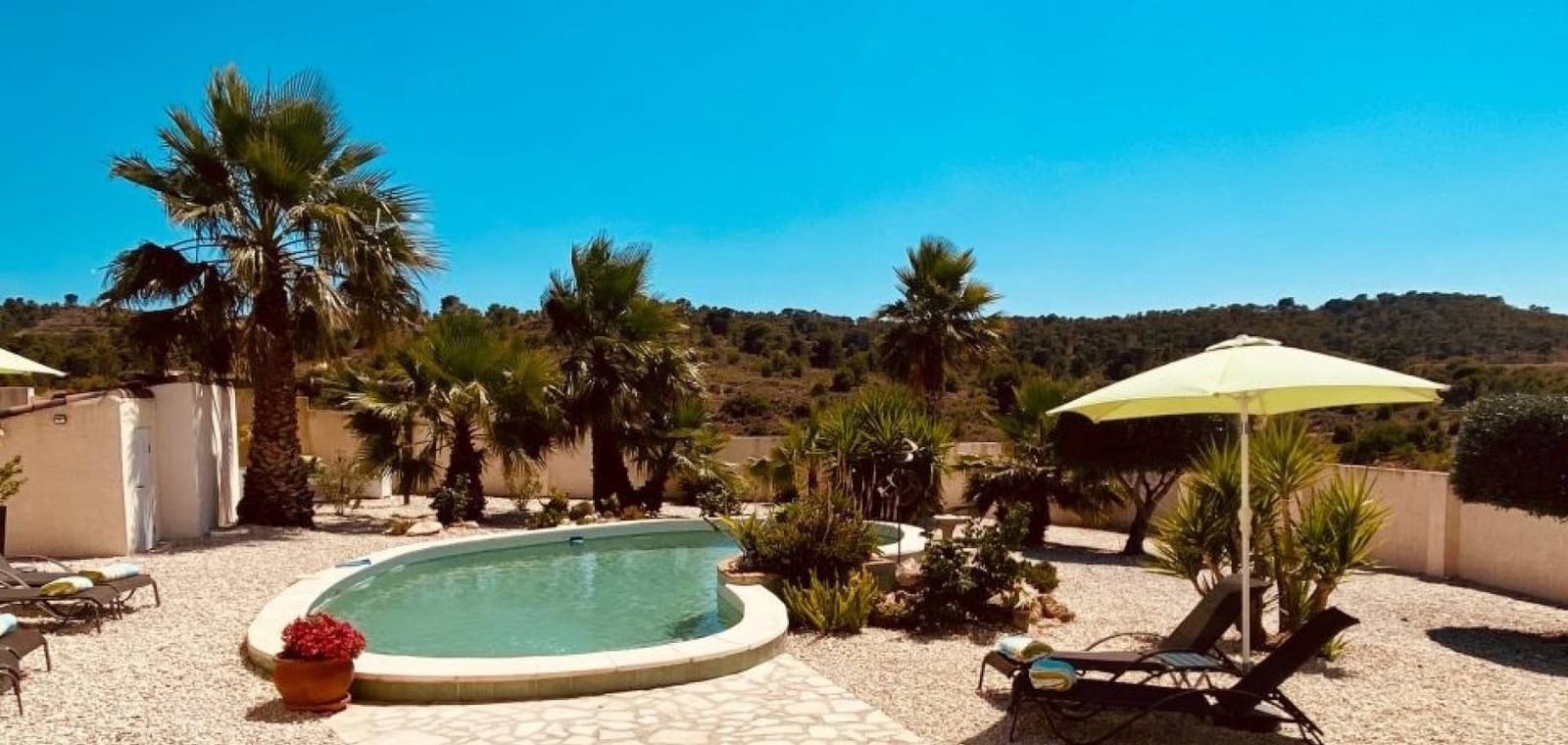 Chalet de 6 habitaciones en Barbarroja en venta con piscina - 535.000 € (Ref: 9911827)