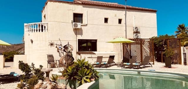Chalet de 6 habitaciones en Barbarroja, Orihuela en venta con piscina - 535.000 € (Ref: 9911827)