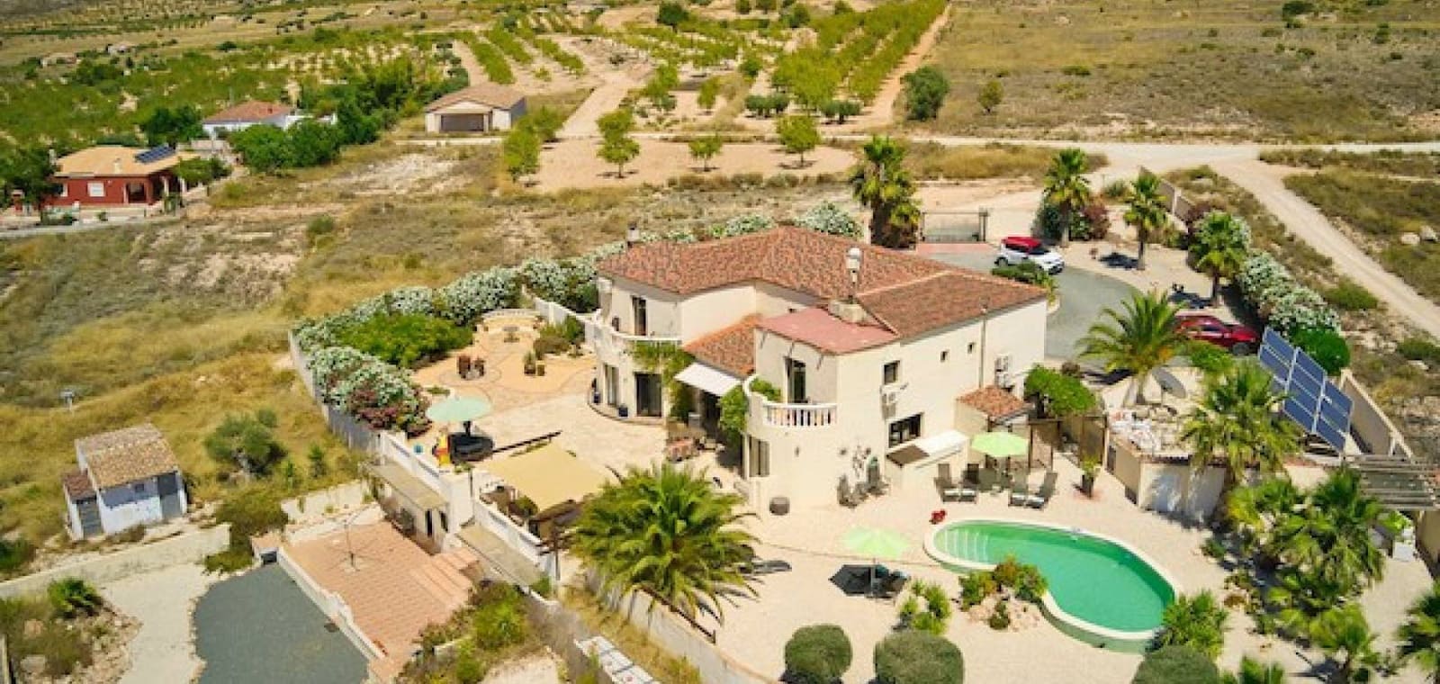 Chalet de 6 habitaciones en Barbarroja en venta con piscina - 535.000 € (Ref: 9911827)