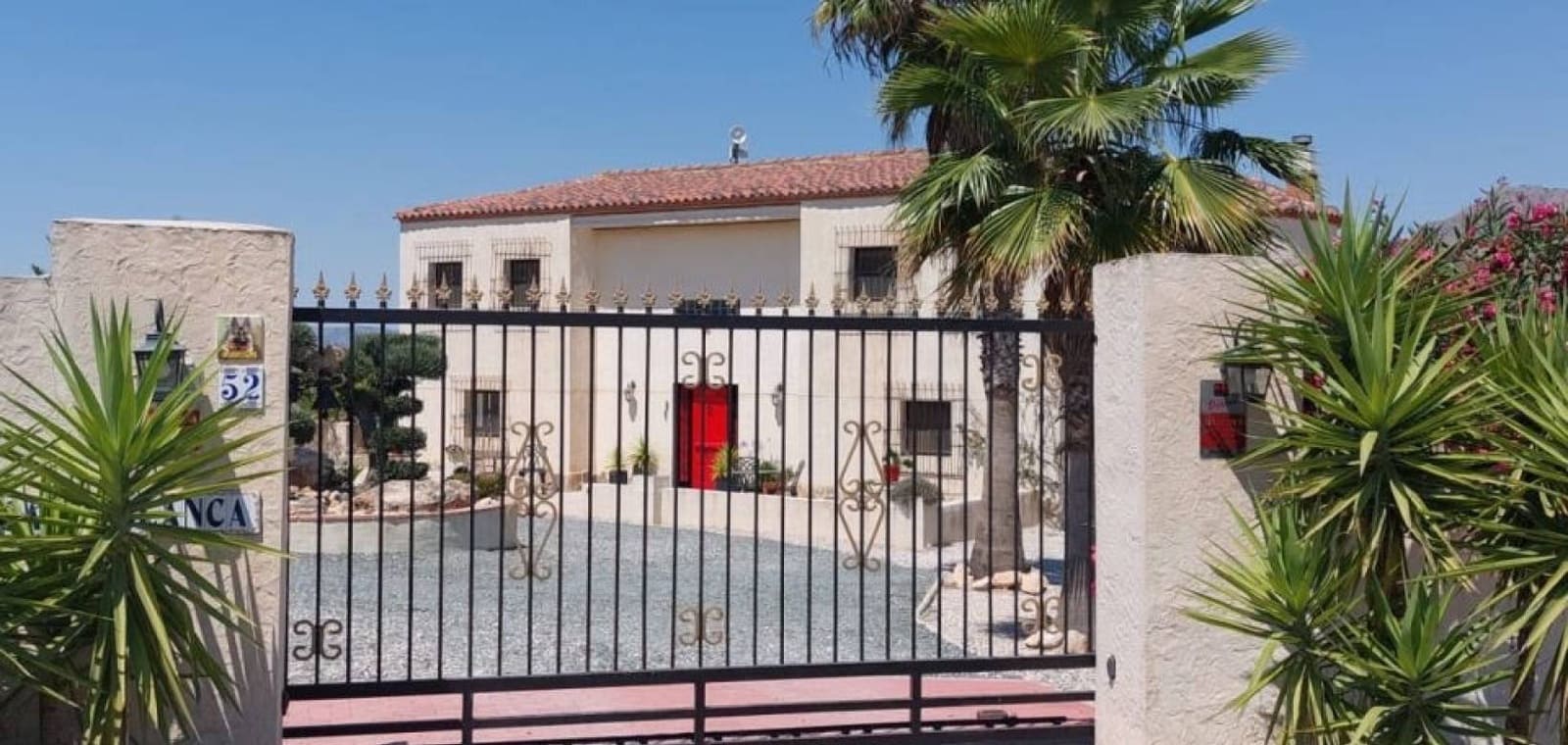 Chalet de 6 habitaciones en Barbarroja en venta con piscina - 535.000 € (Ref: 9911827)