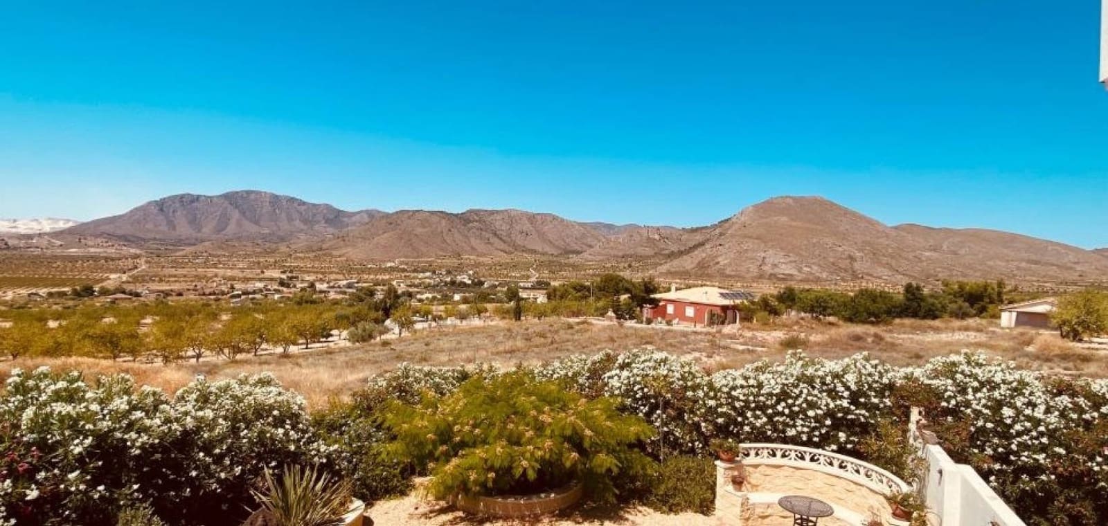 Chalet de 6 habitaciones en Barbarroja en venta con piscina - 535.000 € (Ref: 9911827)