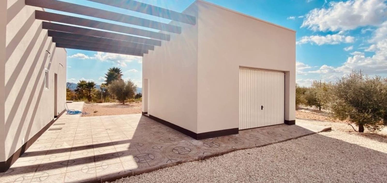 3 soveværelse Villa til salg i Pinoso med swimmingpool garage - € 365.000 (Ref: 9938679)