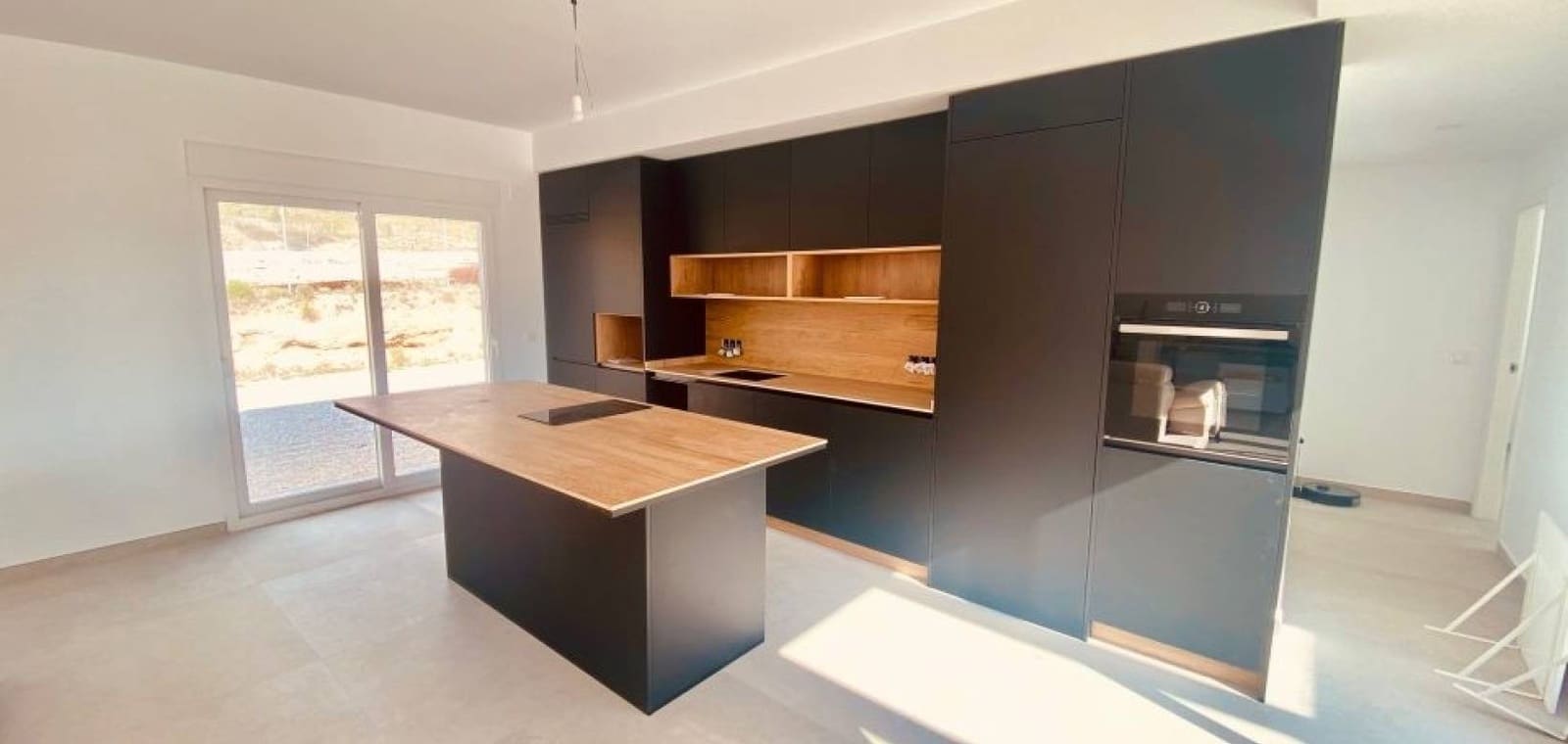 3 soveværelse Villa til salg i Pinoso med swimmingpool garage - € 365.000 (Ref: 9938679)