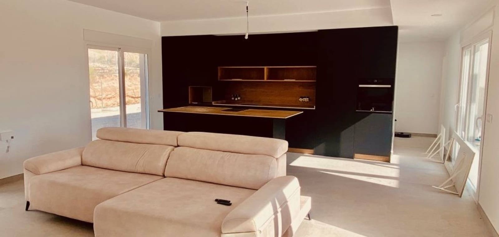 3 soveværelse Villa til salg i Pinoso med swimmingpool garage - € 365.000 (Ref: 9938679)