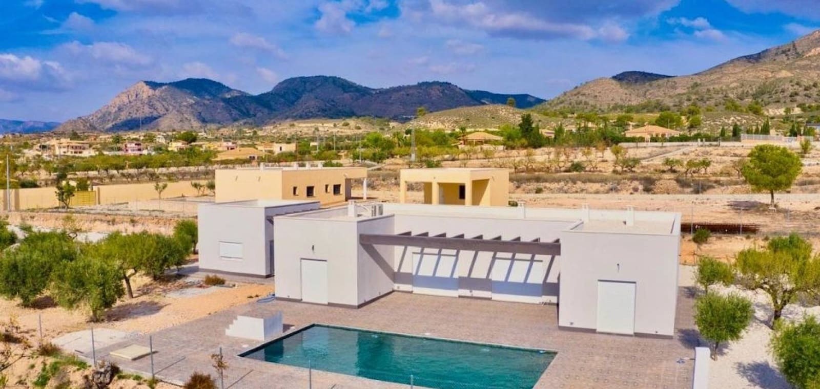 3 soveværelse Villa til salg i Pinoso med swimmingpool garage - € 365.000 (Ref: 9938679)