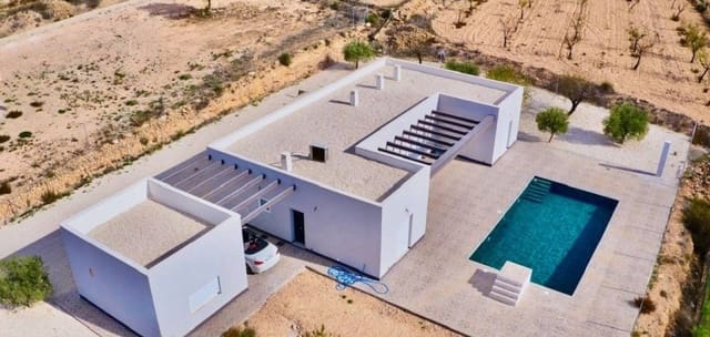 3 soveværelse Villa til salg i Pinoso med swimmingpool garage - € 365.000 (Ref: 9938679)