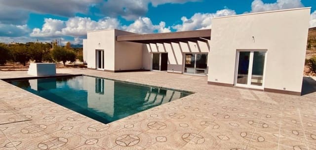 3 soveværelse Villa til salg i Pinoso med swimmingpool garage - € 365.000 (Ref: 9938679)