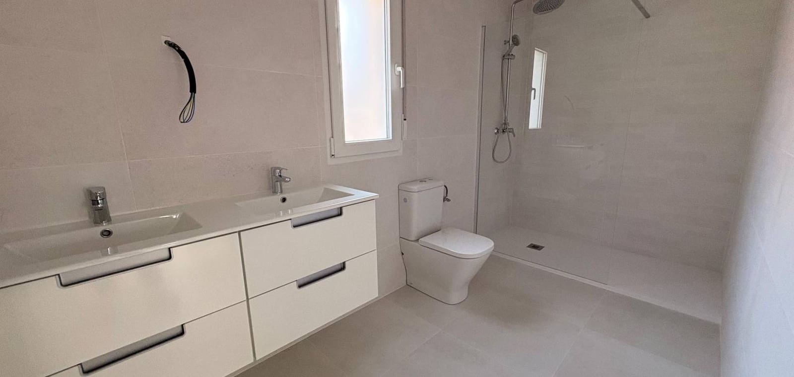 Chalet de 3 habitaciones en Pinoso en venta con piscina - 289.995 € (Ref: 9956032)