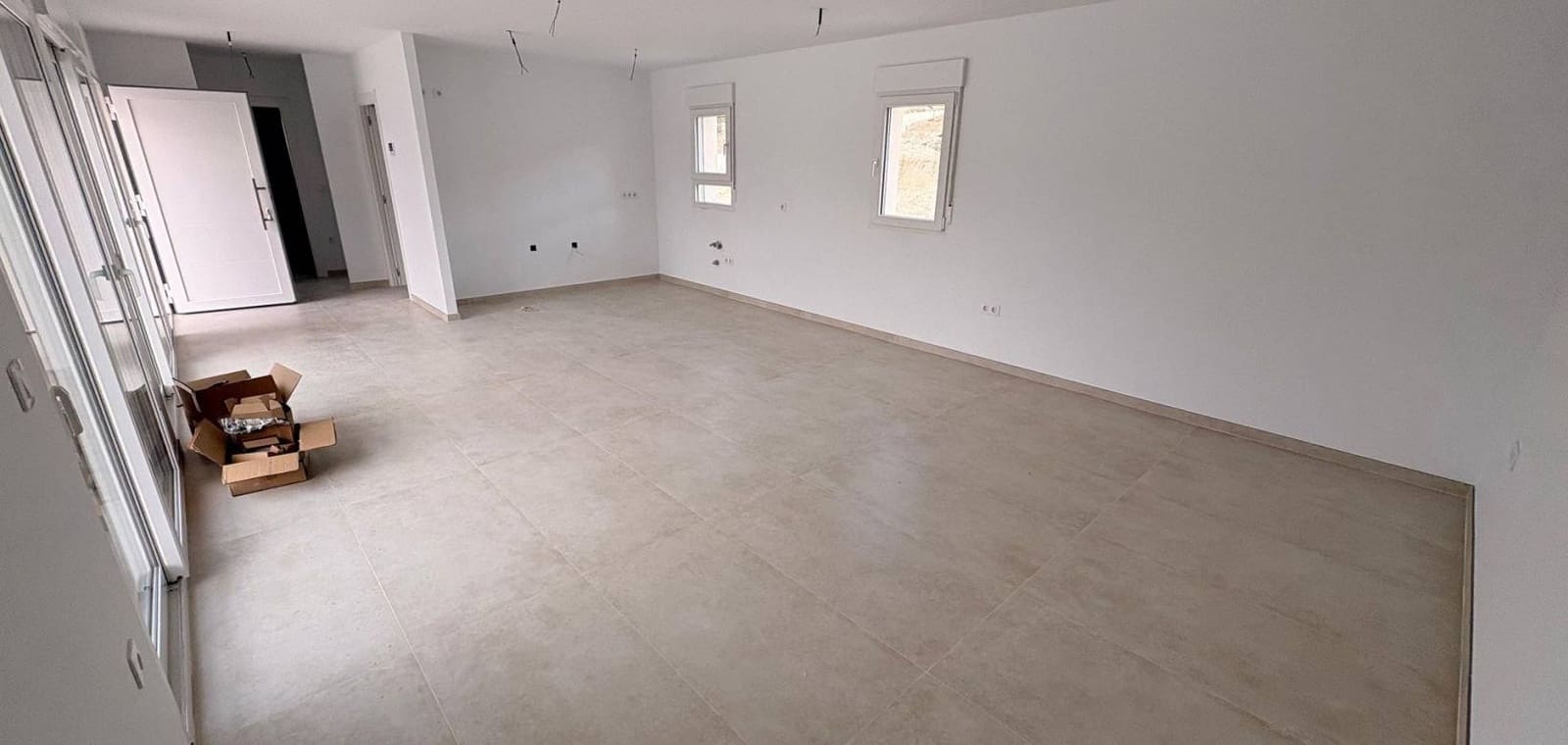 Chalet de 3 habitaciones en Pinoso en venta con piscina - 289.995 € (Ref: 9956032)