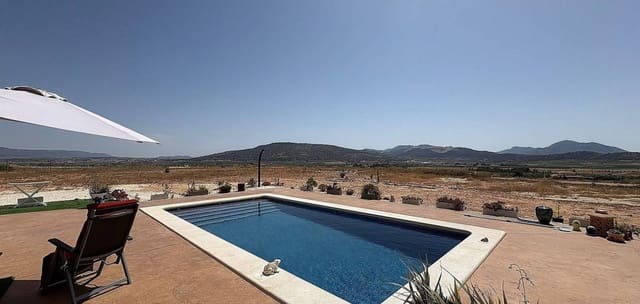 Chalet de 3 habitaciones en Pinoso en venta con piscina - 289.995 € (Ref: 9956032)