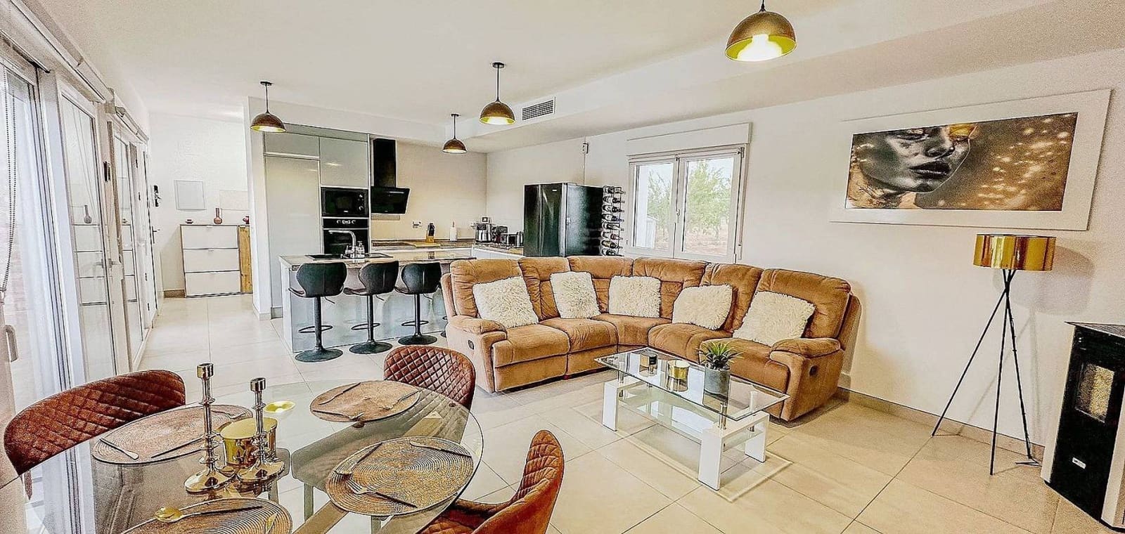 Chalet de 3 habitaciones en Pinoso en venta con piscina - 289.995 € (Ref: 9956032)