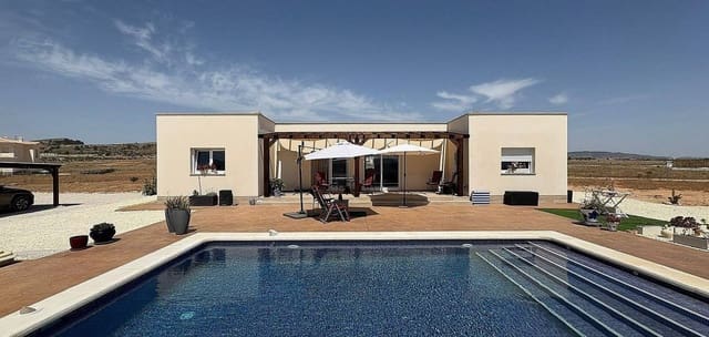 Chalet de 3 habitaciones en Pinoso en venta con piscina - 289.995 € (Ref: 9956032)