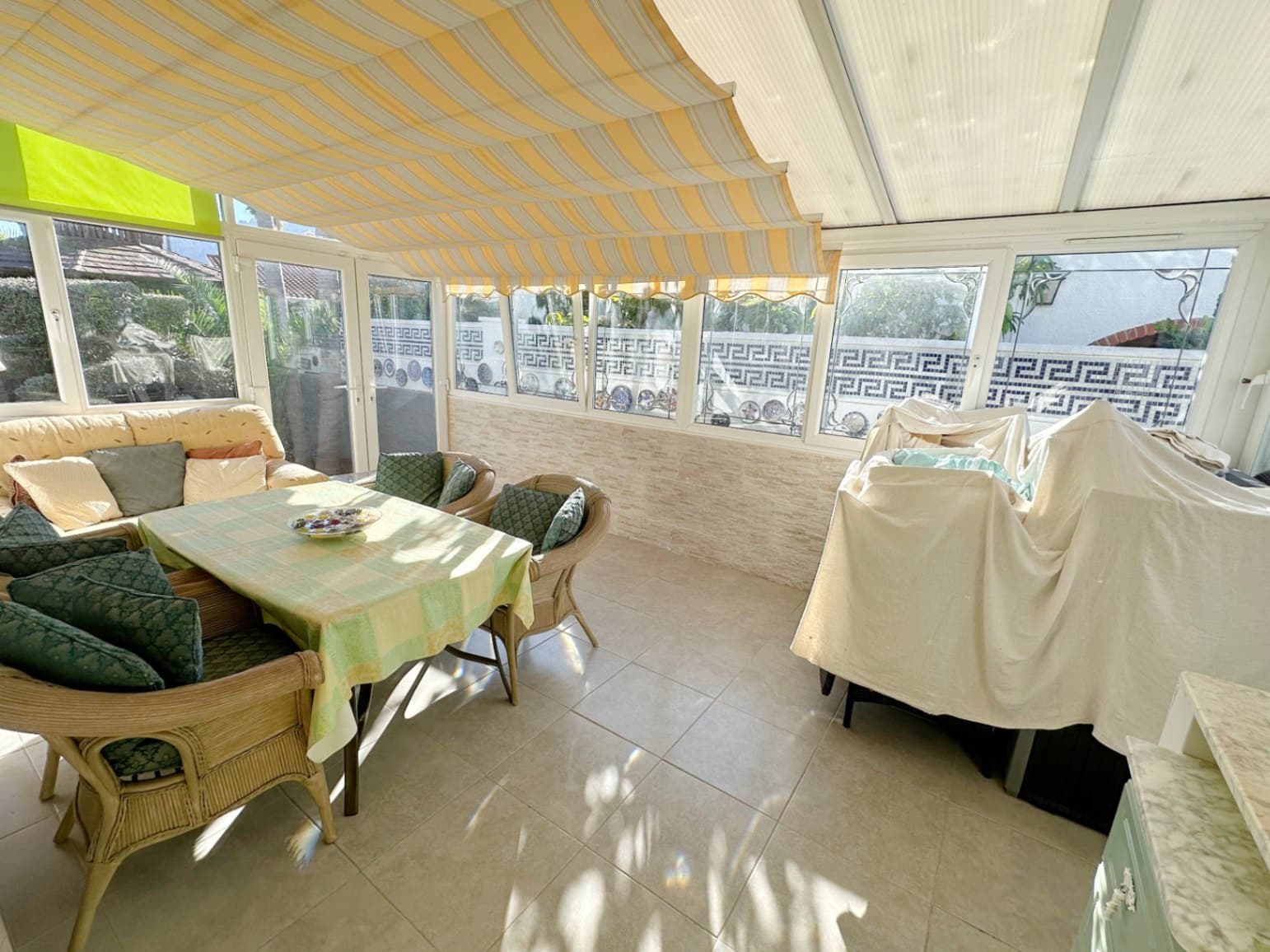 Chalet de 4 habitaciones en Els Poblets en venta con piscina garaje - 460.000 € (Ref: 10112364)