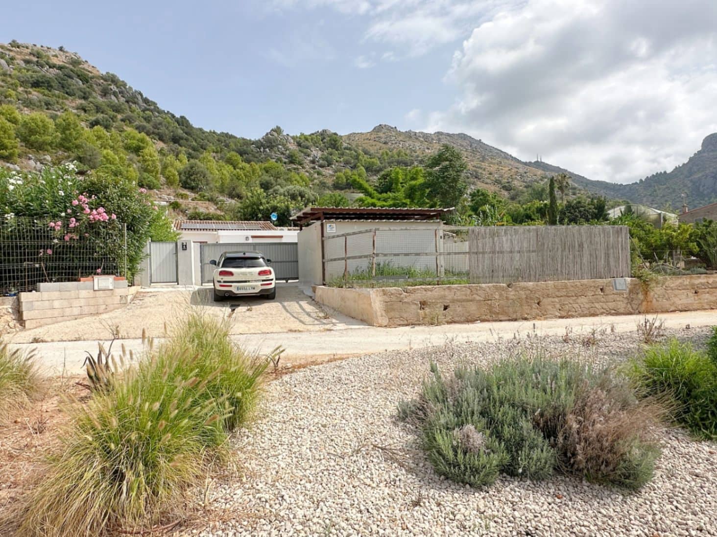 2 bedroom Finca/Country House for sale in Rafol de Almunia with garage - € 250,000 (Ref: 10130942)