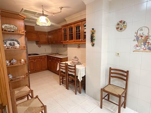 Adosado de 7 habitaciones en Els Poblets en venta con garaje - 699.000 € (Ref: 10130943)