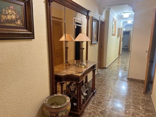 Adosado de 7 habitaciones en Els Poblets en venta con garaje - 699.000 € (Ref: 10130943)