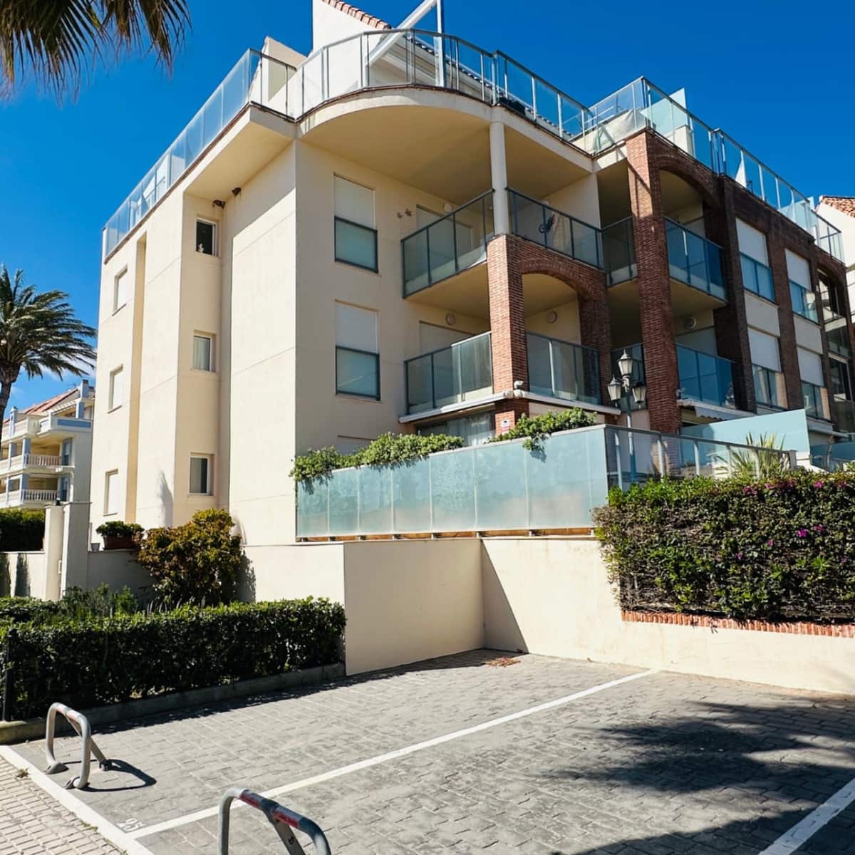 2 makuuhuone Huoneisto myytävänä paikassa Denia mukana uima-altaan 
autotalli - 389 000 € (Ref: 10130944)