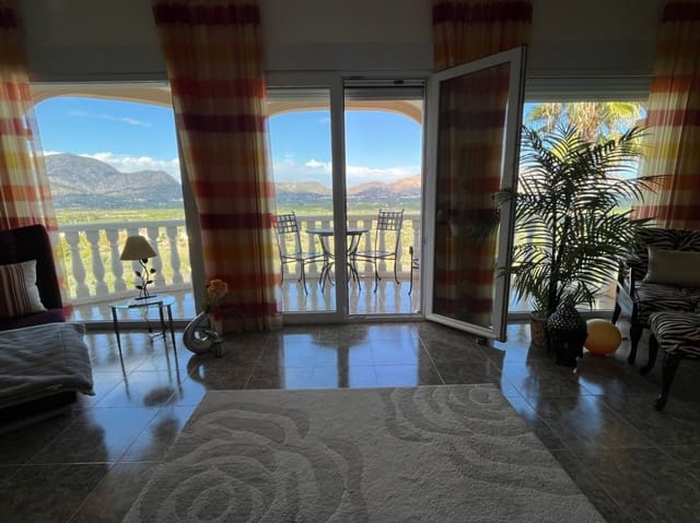 3 camera da letto Villa in vendita in Orba con piscina garage - 410.000 € (Rif: 8796220)