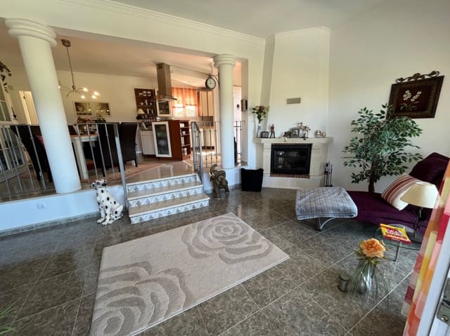 3 camera da letto Villa in vendita in Orba con piscina garage - 410.000 € (Rif: 8796220)